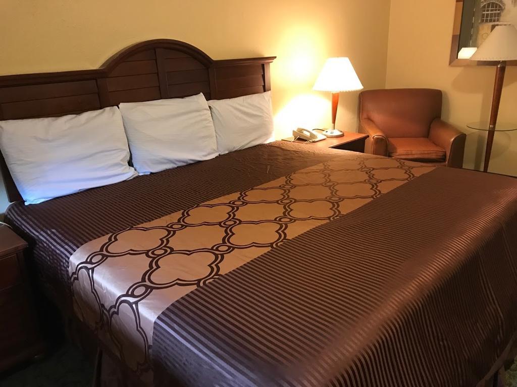 Alvin Extended Stay Екстериор снимка
