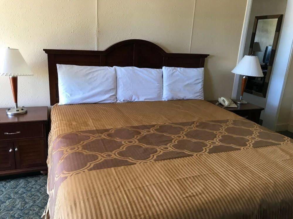 Alvin Extended Stay Екстериор снимка